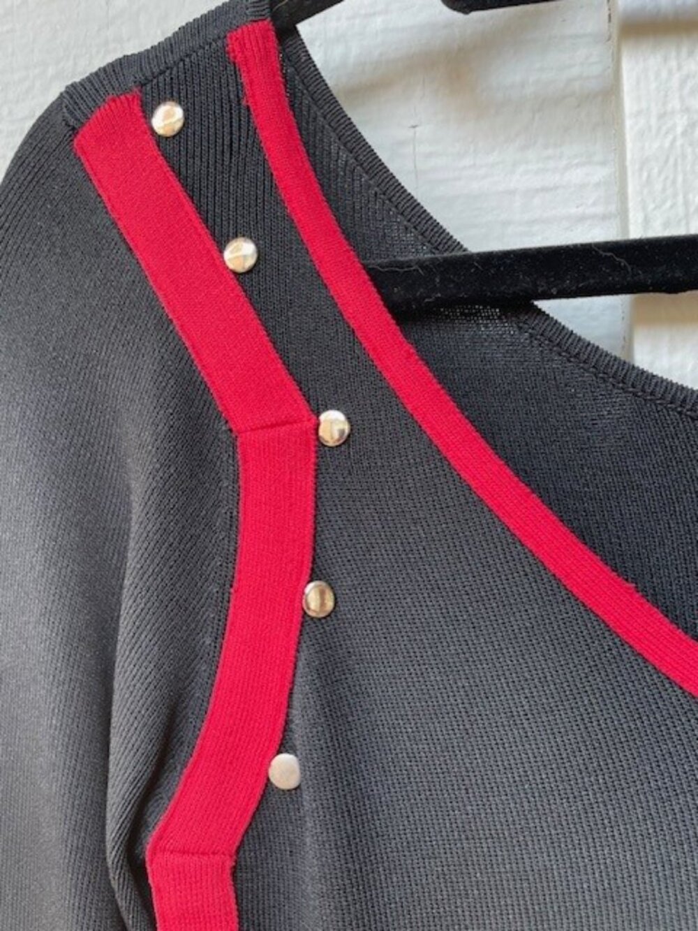 Fitelle Sweater Top Black and Red, Ribbed - Picture 3 of 4